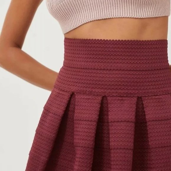 Anthropologie Girls From Savoy Ponte Bell Skirt Burgundy Red Size Xsmall/Small - Picture 2 of 3